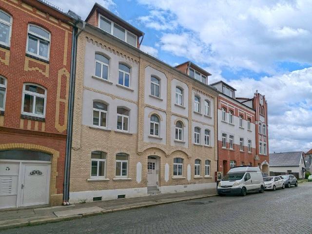 Bieterverfahren: 2 Apartmenthäuser mit insgesamt 32 Wohneinheiten und 1 Ladenlokal