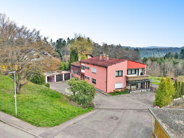 BIETERVERFAHREN: Großzügiges 2 3 Familienhaus mit modernisierter Ausstattung und großem Grundstück