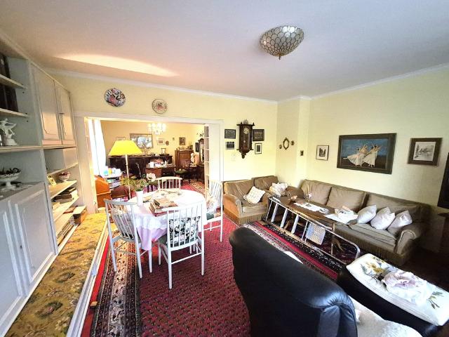 Bieterverfahren: Renovierungsbed. ETW mit Balkon und Stellplatz in zentraler Lage von St. Johann