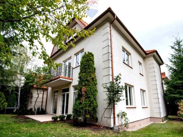 Biedronki 375 m², Warszawa