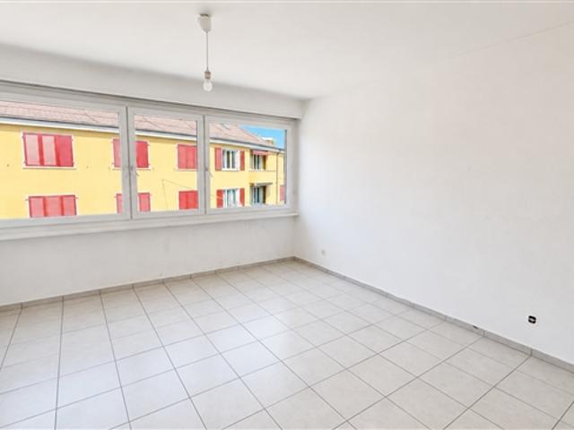 Biel, 2 Zimmer Wohnung im 3. Stock mit Aufzug