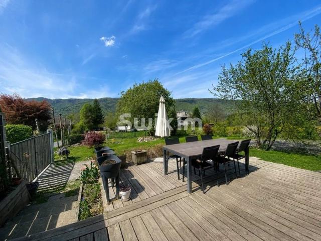 Maison avec grand jardin et vue dégagée à Menthonnex en Bornes