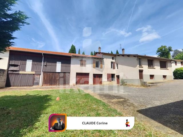Bien à réhabiliter avec dépendances et terrain constructible