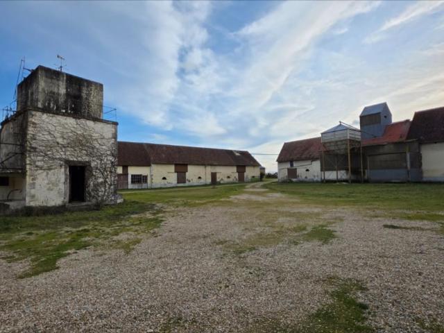 Bien agricole à vendre à Neuvy Pailloux 36100