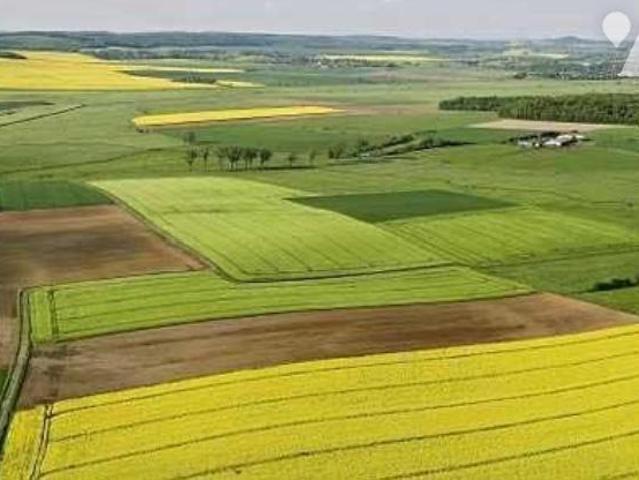 Bien agricole en vente à, 1900 €