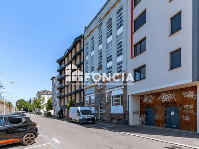 Bien d’exception de 213 m² avec terrasse rooftop de 92 m², parking intérieur et cave de 51 m². Dernier étage potentiel unique