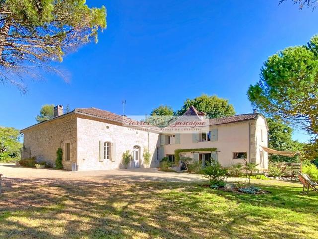 Bien d’exception: deux maisons rénovées dans un cadre natur. 420m² Lectoure