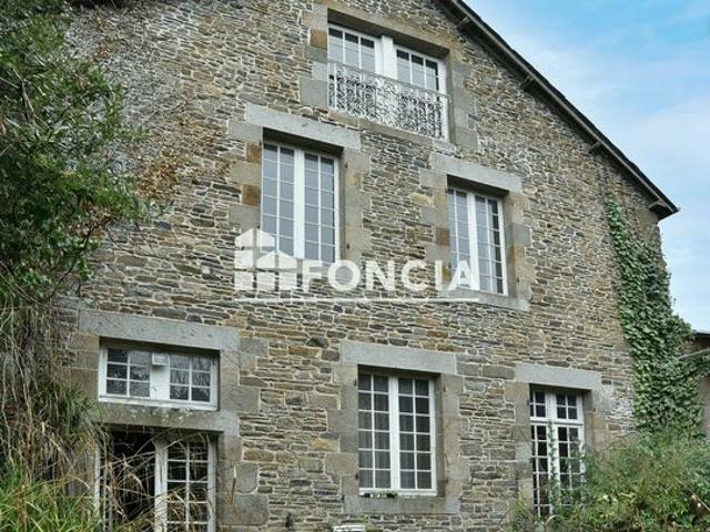 Bien d’exception – Immeuble/Maison de caractère au cœur du centre historique de Dol de Bretagne