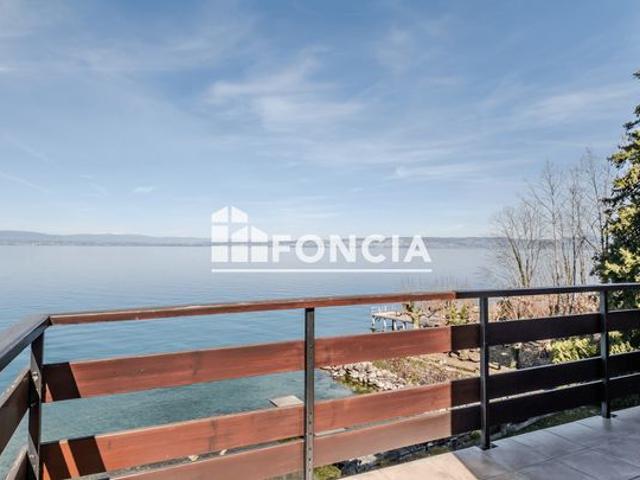 Bien d’exception – T2 de 48 m² avec vue panoramique sur le lac, balcon et stationnement privatif