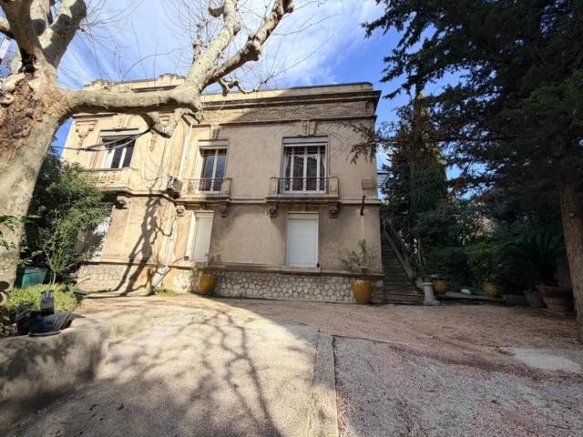 Bien d’exception – 204m² dans hôtel particulier + T2 indépendant + terrasse + parkings