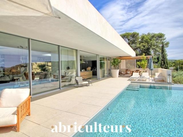 BIEN D'EXCEPTION | Aix en Provence: Villa Contemporaine d'Architecte avec Vue Panoramique