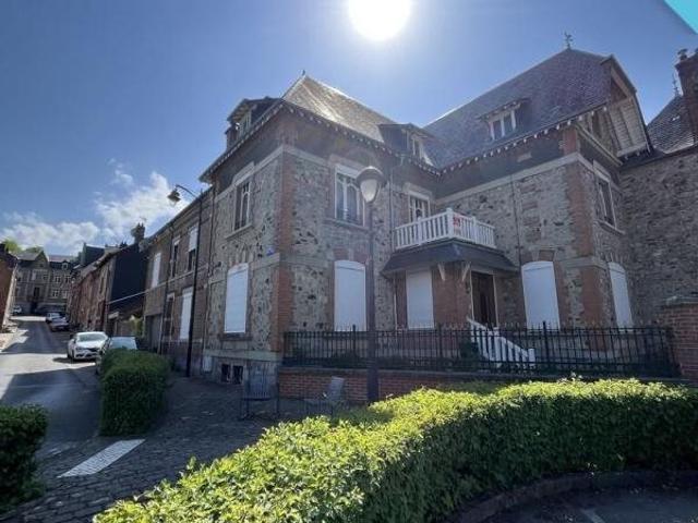 Bien d'exception avec grand jardin et garage 170m² Haybes
