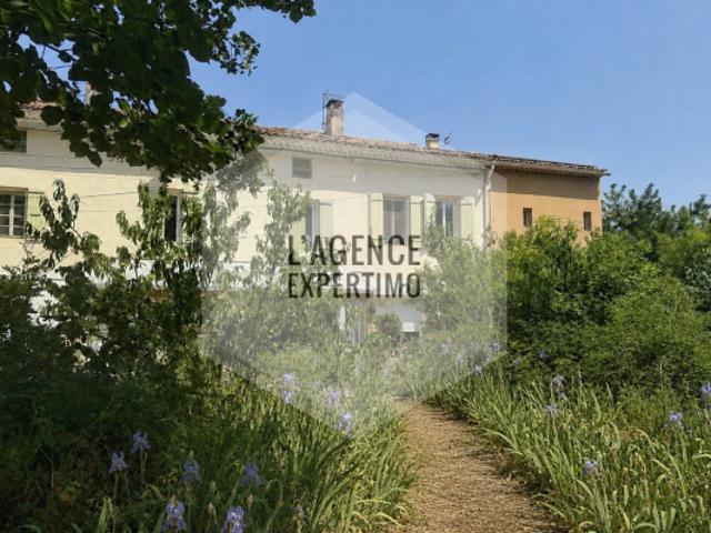 BIEN RARE À LA VENTE ENSEMBLE IMMOBILIER DE DEUX MAS EN C