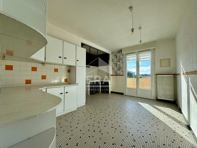 Bien rare avec grand atelier et appartement T4 ? Fort potentiel, à proximité de Pontaillac