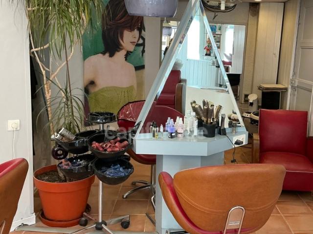 Bien rare Local commercial 31 m² + grand extérieur privé