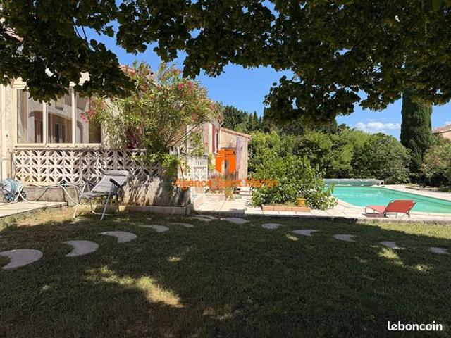 BIEN RARE Maison de 120m² de plain pied, 4 Chambres, Piscine