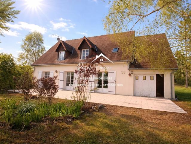 Bien situé, venez poser vos valises dans cette maison avec son