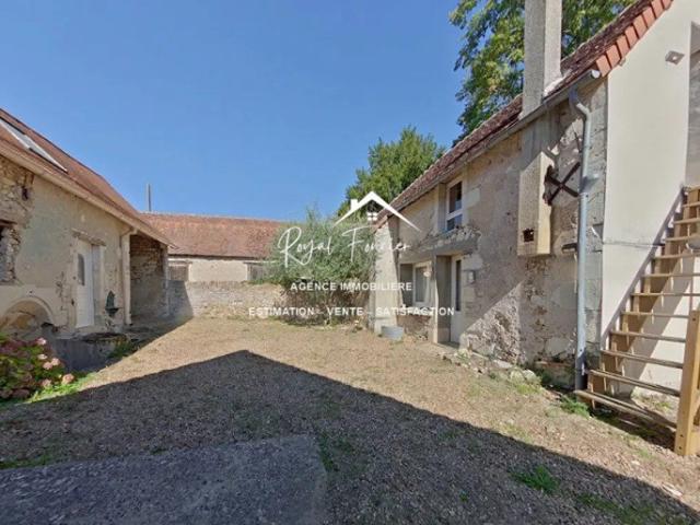 Bien située, maison à finir de restaurer