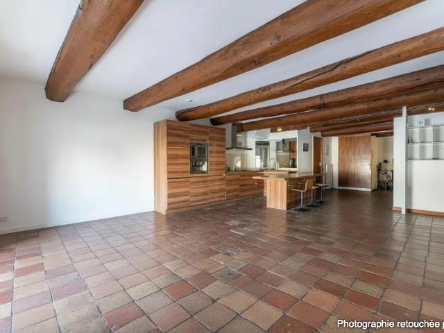 Bien unique, Vieux Port Marseille – 70 m² habitation et ou commercial