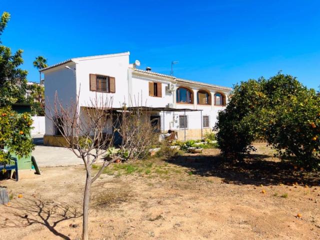 ¡Bienvenido a esta extraordinaria propiedad, situada a pocos. 420m² Jávea Xabia