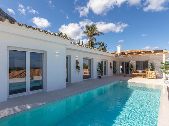 Vendido. Bienvenido a tu oasis en la Costa Blanca. Esta impr. 160m² Dénia