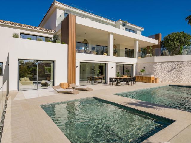 Bienvenido a una impresionante villa contemporánea ubicada e. 702m² Marbella