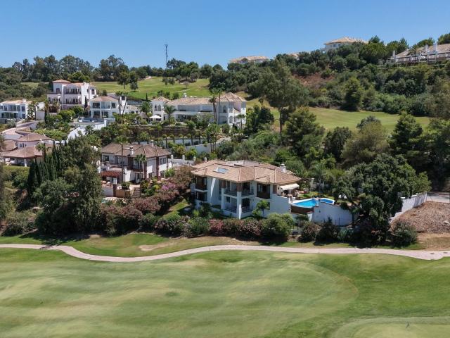 Bienvenido a una villa que ofrece una de las ubicaciones más. 328m² Mijas Costa