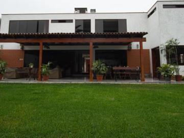 ¡Bienvenido al lujo y la comodidad en La Estancia, La Molina!