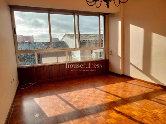 ¡Bienvenidos a tu nuevo hogar en el corazón de Ferrol centro. 124m² Ferrol