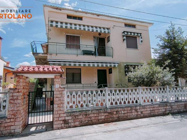 BIFAMIGLIARE in vendita a Monfalcone