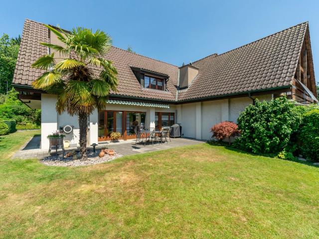 Bifamiliar house with 5.5 rooms on sale in Bachmattweg 125 m² | dreamo. Ch