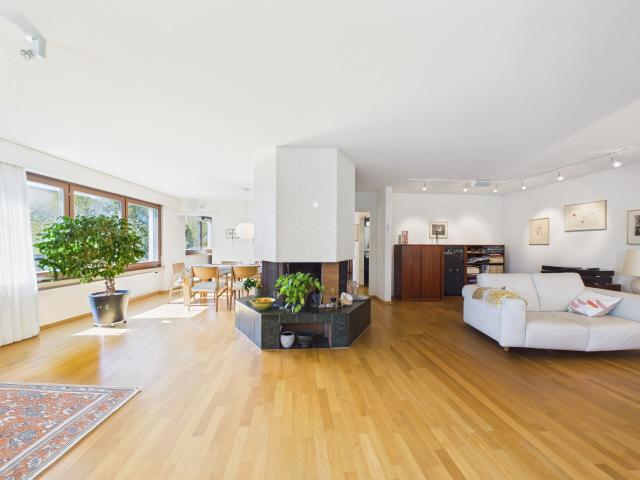 Bifamiliar house with 6.5 rooms on sale in Uitikon Waldegg 280 m² | dreamo. Ch