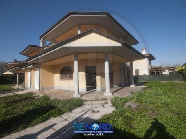 BIFAMILIARE di 4 vani e di 200 mq RONCARO rif. CC6243