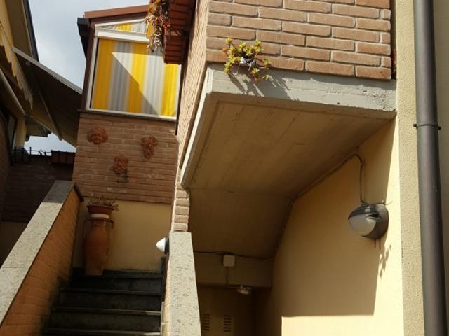 BIFAMILIARE in VENDITA a CAMPI BISENZIO SAN DONNINO di 4 vani