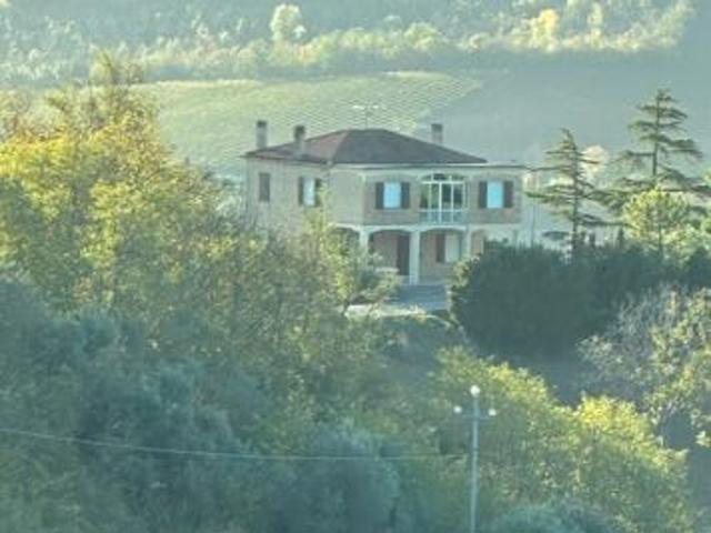 Bifamiliare in vendita a Carassai