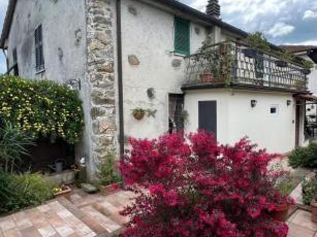 Bifamiliare in vendita a Castelnuovo Magra