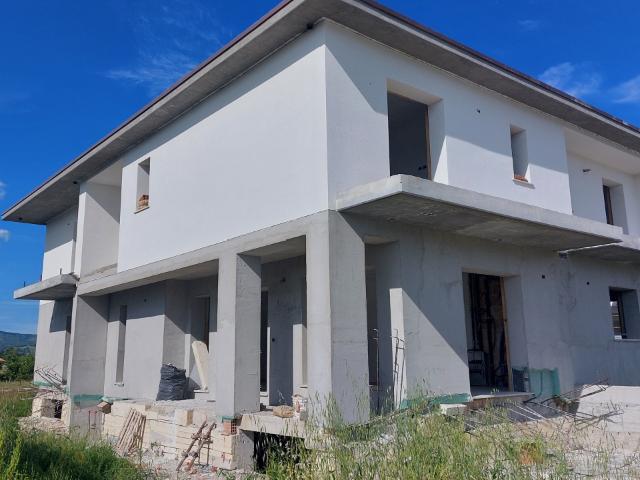 BIFAMILIARE in VENDITA a AREZZO SAN CLEMENTE di 6 vani