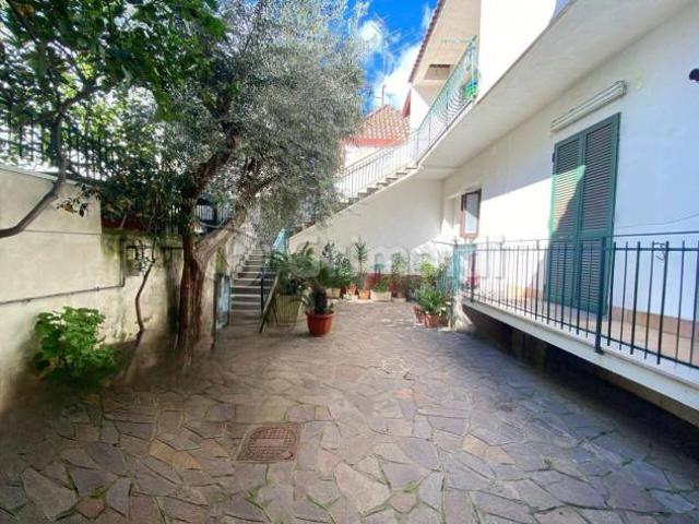 Bifamiliare in vendita a Giugliano in Campania
