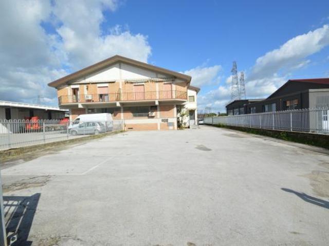 Bifamiliare in vendita a Grosseto
