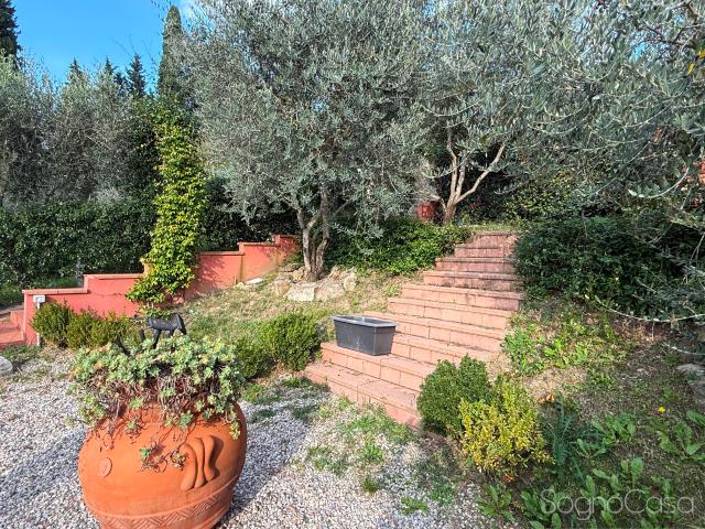 BIFAMILIARE in VENDITA a FIESOLE FIESOLE CALDINE di 4 vani