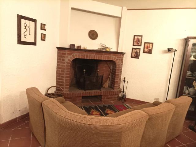 BIFAMILIARE in VENDITA a MONTE SAN SAVINO LOC.PIAZZONE MONTE SAN SAVINO di 5 vani