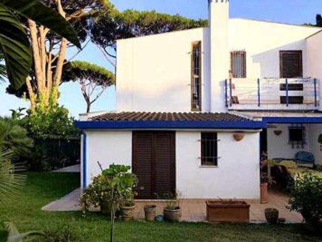 Bifamiliare in vendita a San Felice Circeo