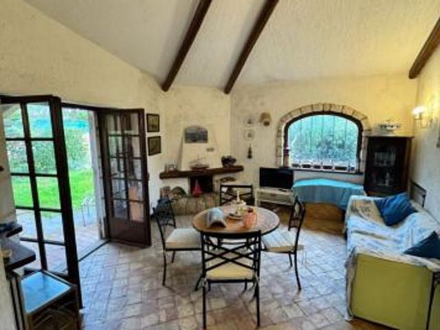 Bifamiliare in vendita a San Felice Circeo