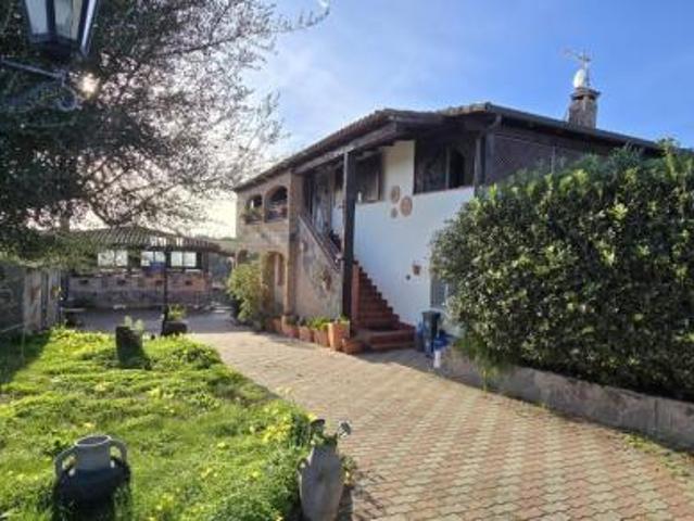 Bifamiliare in vendita a Sassari