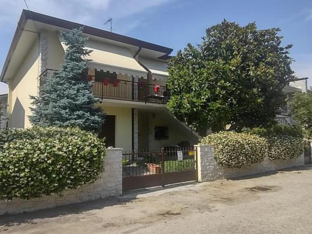 Bifamiliare in vendita a Rovigo