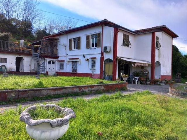 Bifamiliare in vendita a Vezzano Ligure