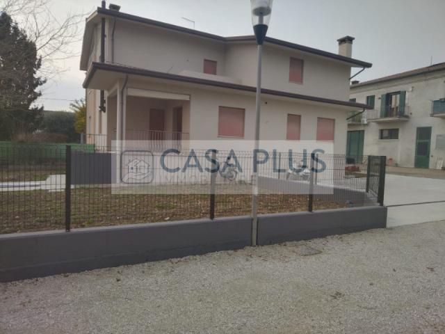Bifamiliare QUADRILOCALE in affitto a Cassola Vi