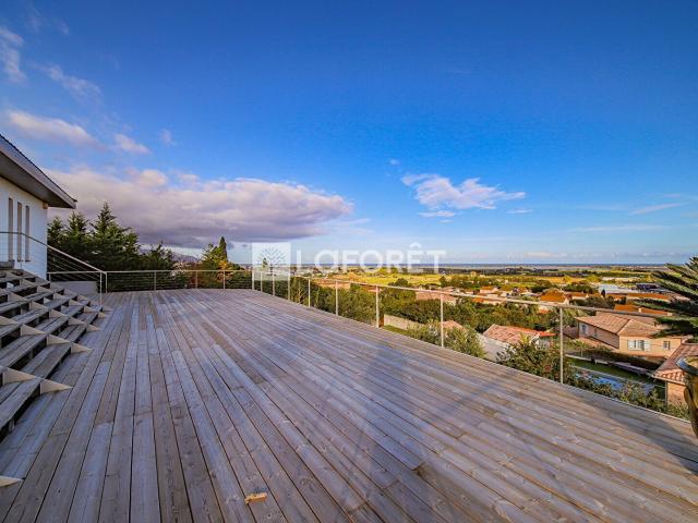 BIGUGLIA MAISON T6 AVEC GARAGE ET PISCINE 147m²