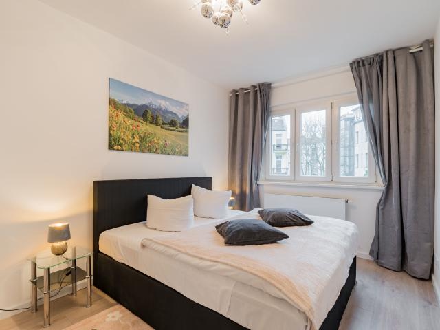 Big 3 rooms Apartment am Kurfürstendamm city Center Charlottenburg