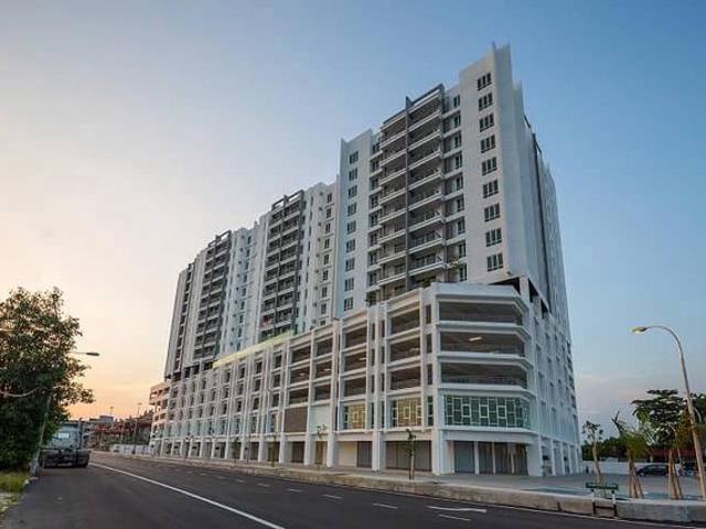 Big Condo with 2 Car Park Bagan Ajam Orange 3